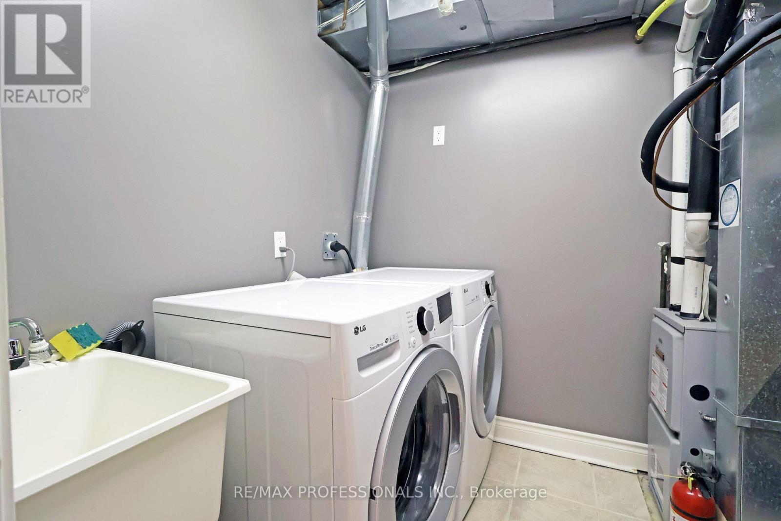 Lower - 213 Major Street, Toronto, Ontario  M5S 2L4 - Photo 9 - C12458108