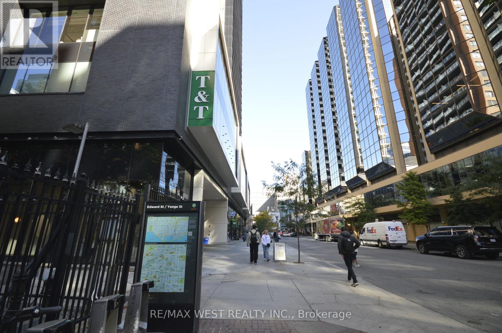 1623 - 633 Bay Street, Toronto, Ontario  M5G 2G4 - Photo 11 - C12458131