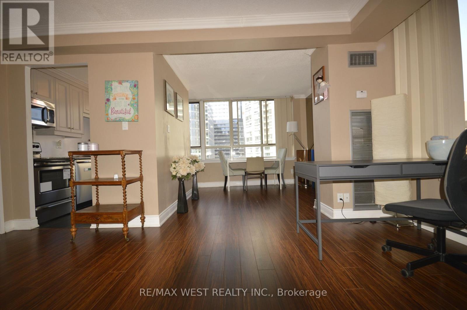1623 - 633 Bay Street, Toronto, Ontario  M5G 2G4 - Photo 2 - C12458131