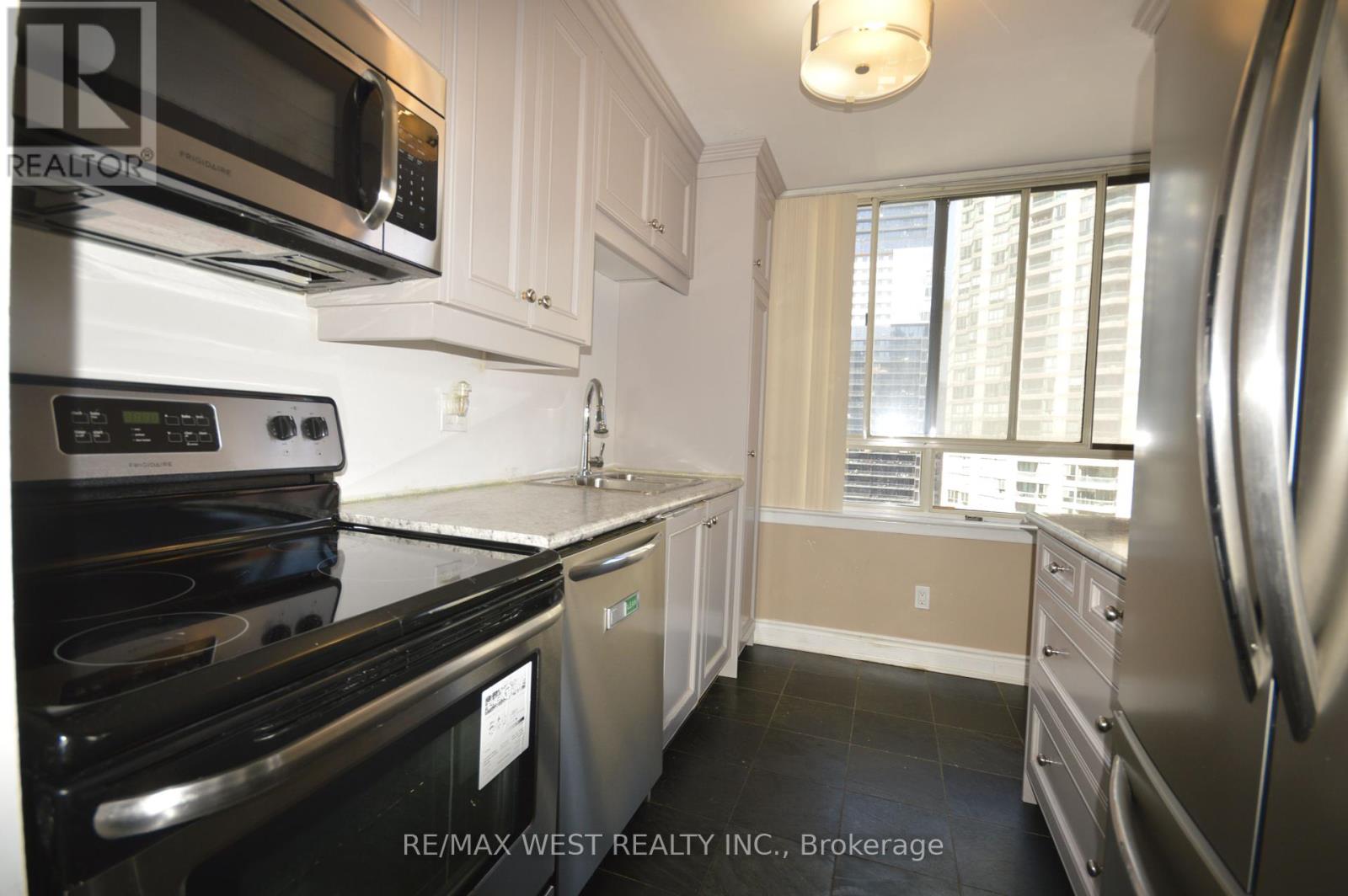 1623 - 633 Bay Street, Toronto, Ontario  M5G 2G4 - Photo 4 - C12458131
