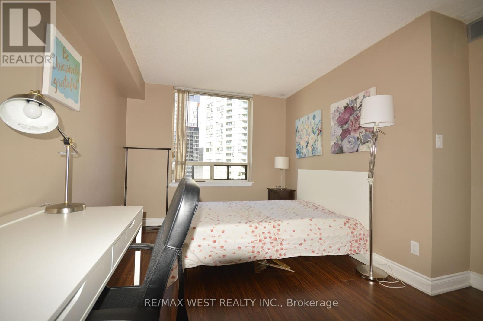 1623 - 633 Bay Street, Toronto, Ontario  M5G 2G4 - Photo 6 - C12458131