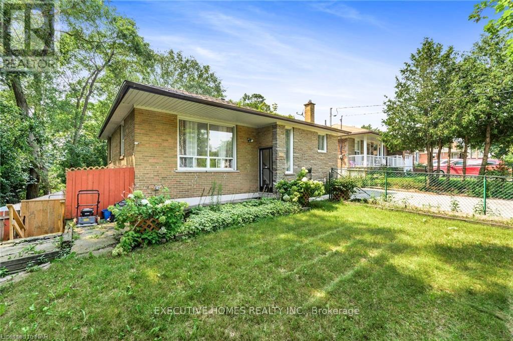 826 SCARBOROUGH GOLF CLUB ROAD, Toronto, Ontario