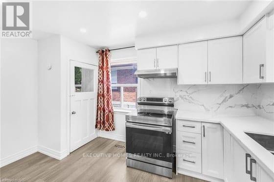826 Scarborough Golf Club Road, Toronto, Ontario  M1G 1J3 - Photo 4 - E12458129
