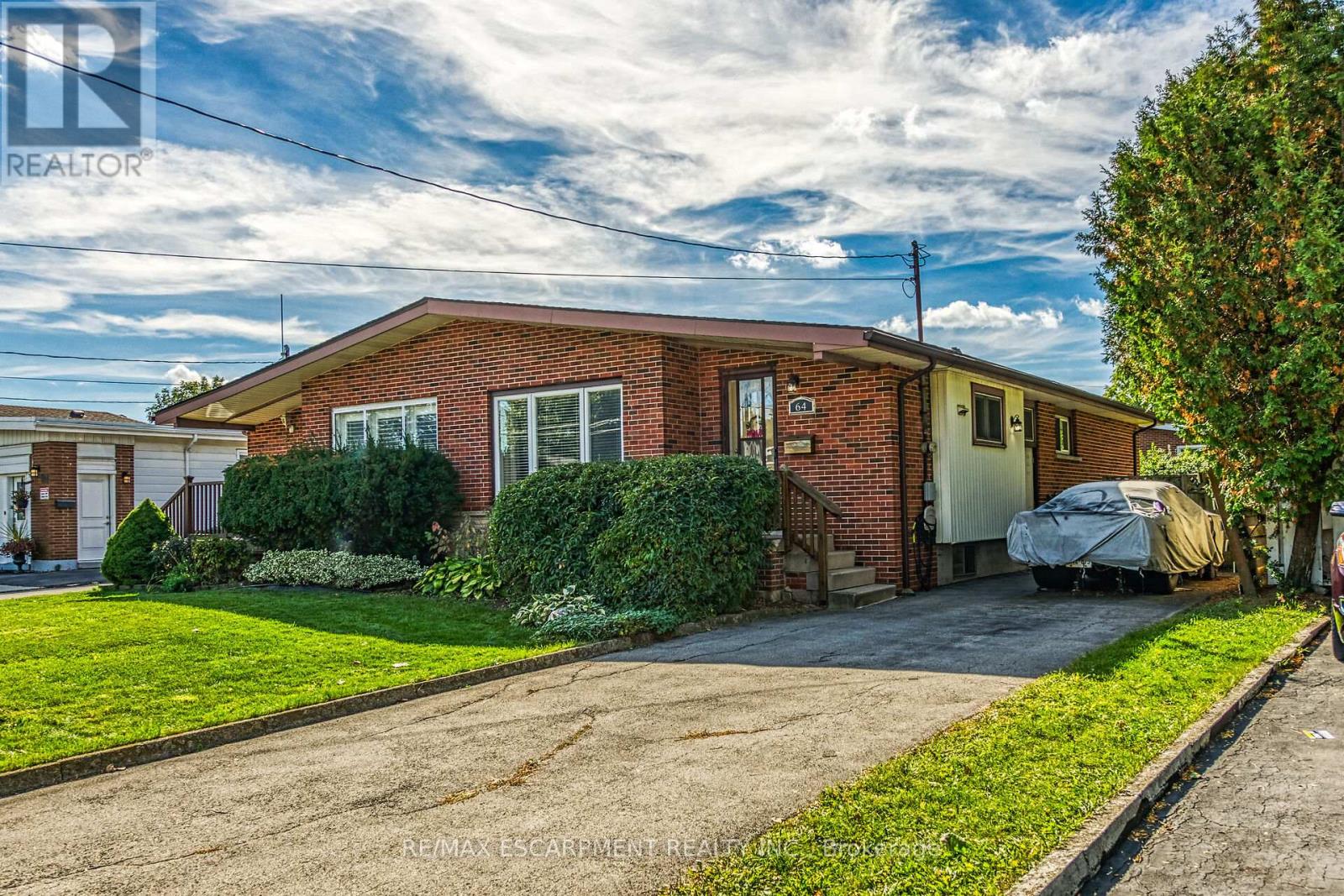 64 LUSCOMBE STREET, Hamilton, Ontario