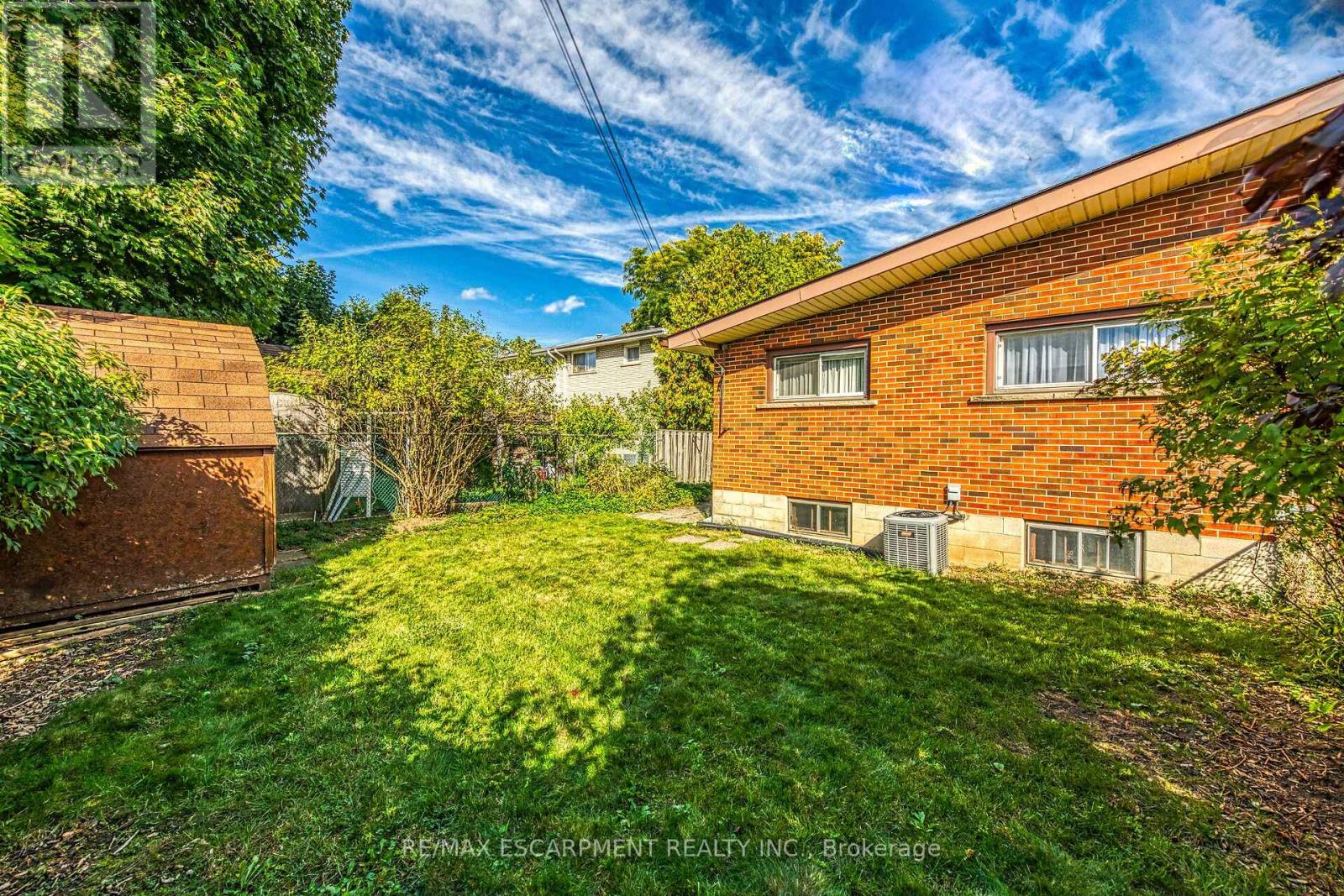 64 Luscombe Street, Hamilton, Ontario  L9A 2J8 - Photo 33 - X12375678