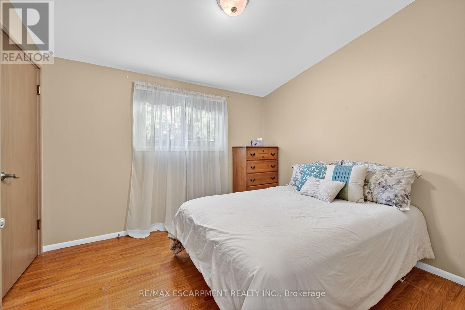 64 Luscombe Street, Hamilton, Ontario  L9A 2J8 - Photo 20 - X12375678