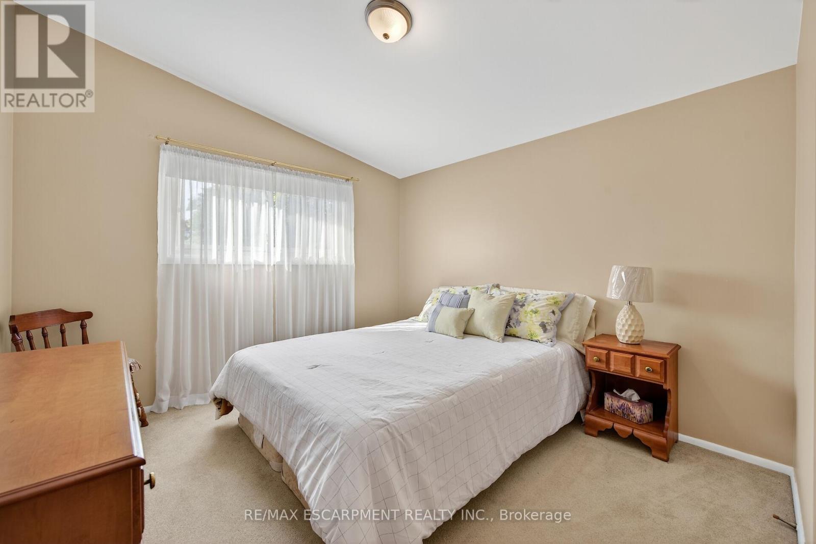 64 Luscombe Street, Hamilton, Ontario  L9A 2J8 - Photo 21 - X12375678