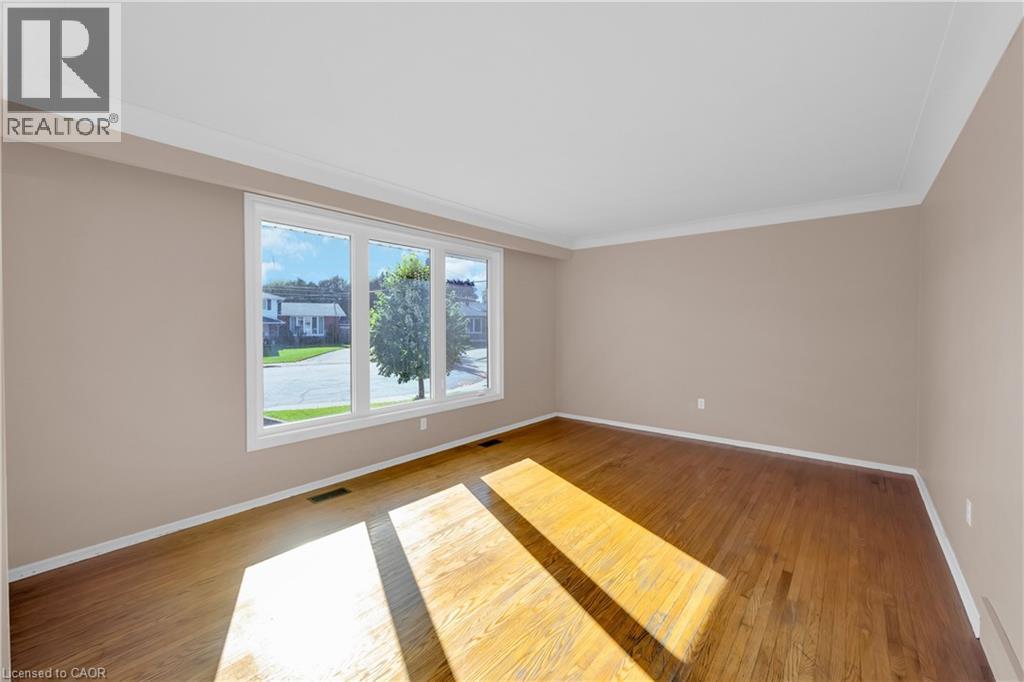 112 Purdy Crescent, Hamilton, Ontario  L9A 3B3 - Photo 3 - 40778305