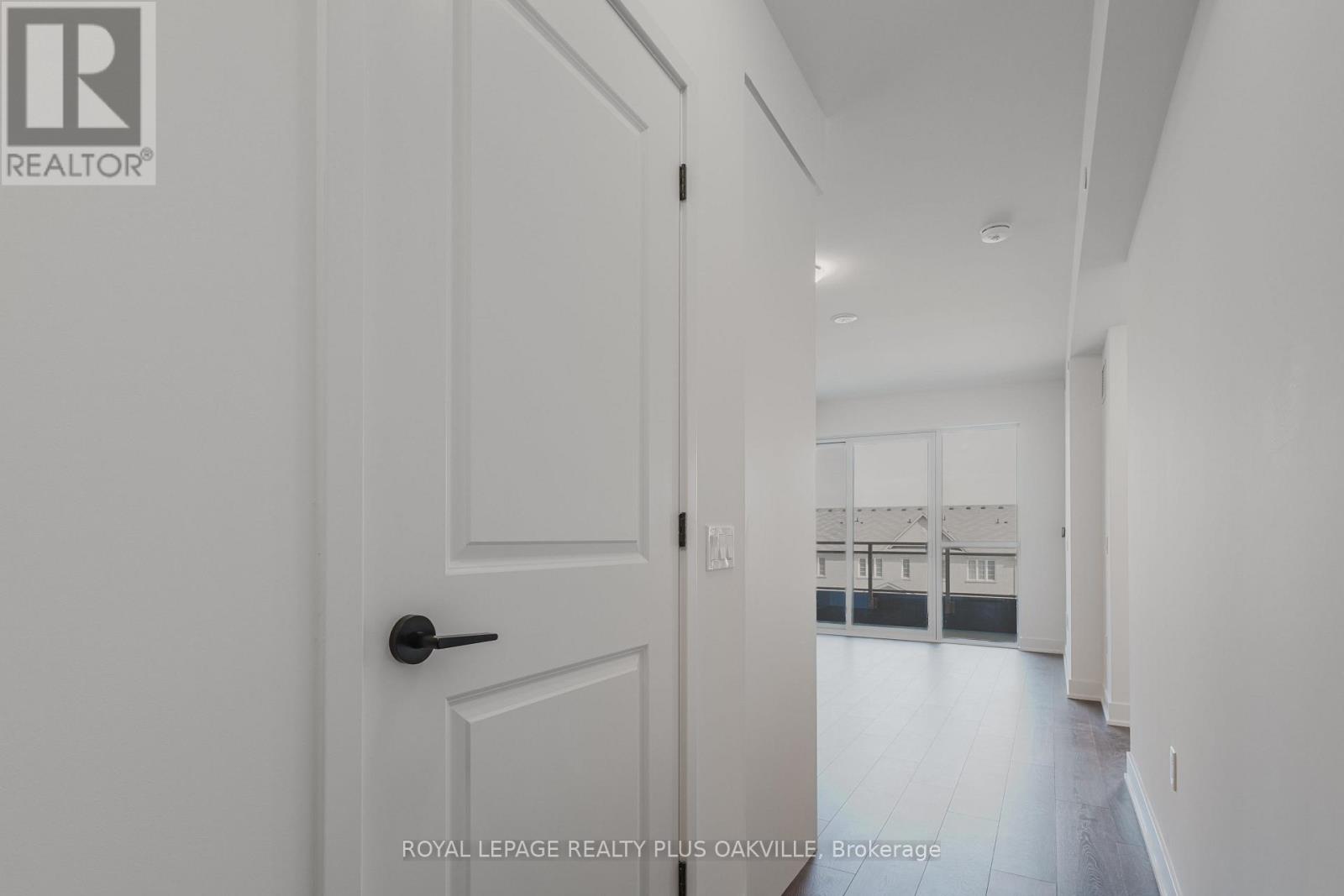 330 - 2343 Khalsa Gate, Oakville, Ontario  L6M 4J2 - Photo 5 - W12458101