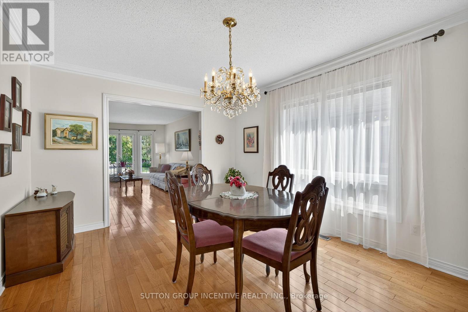 21 Hartford Trail, Brampton, Ontario  L6W 4K2 - Photo 10 - W12458106