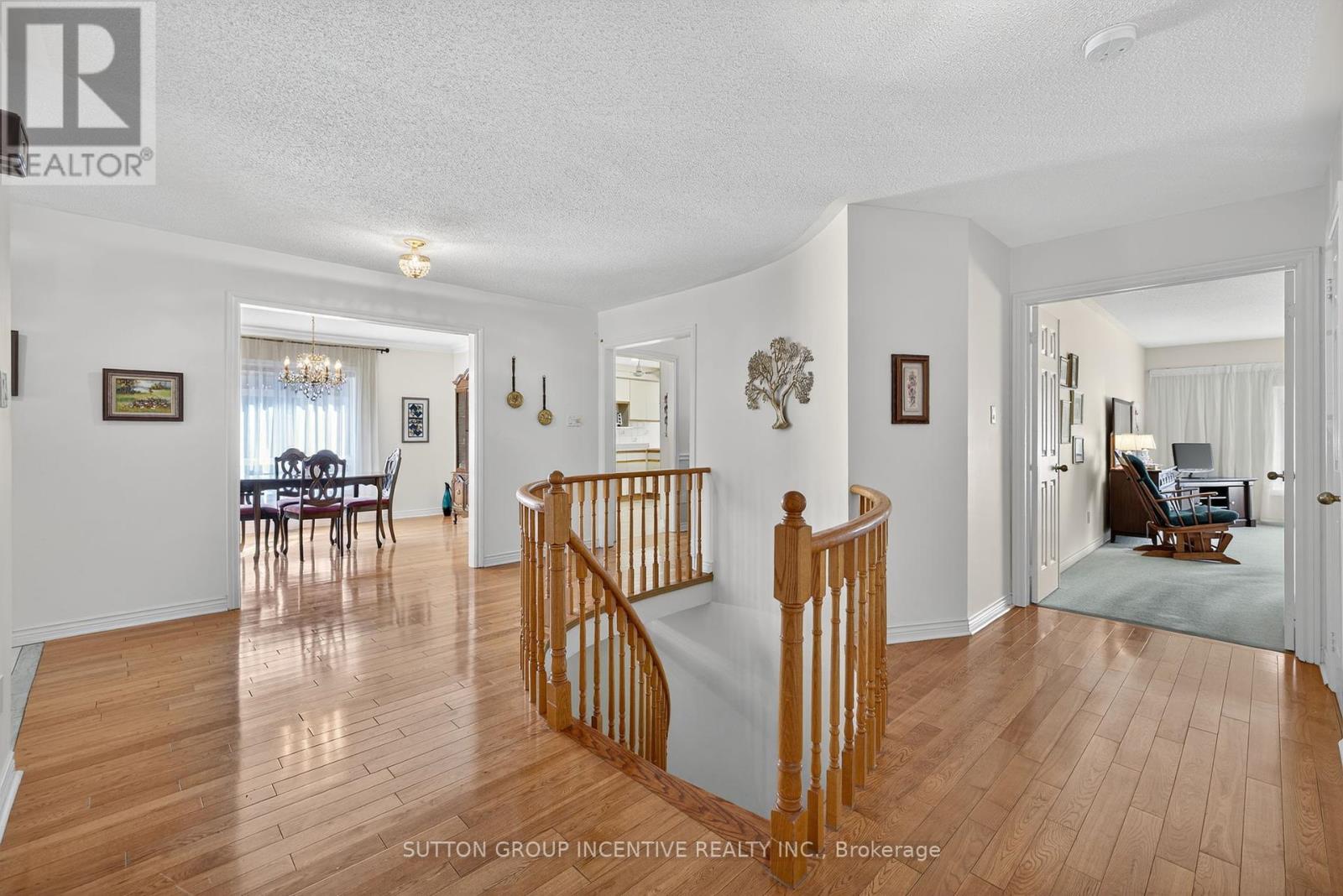 21 Hartford Trail, Brampton, Ontario  L6W 4K2 - Photo 12 - W12458106