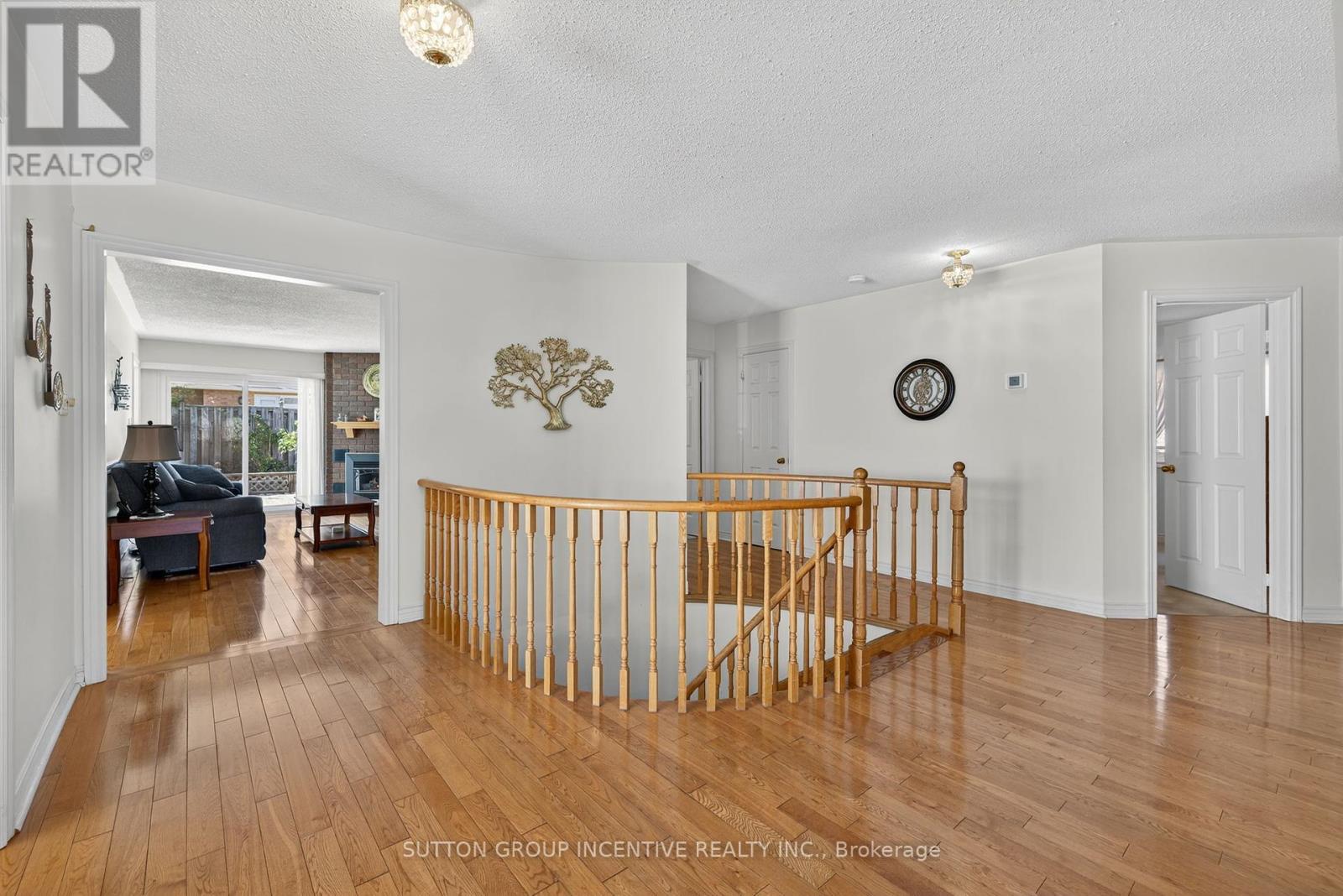 21 Hartford Trail, Brampton, Ontario  L6W 4K2 - Photo 14 - W12458106