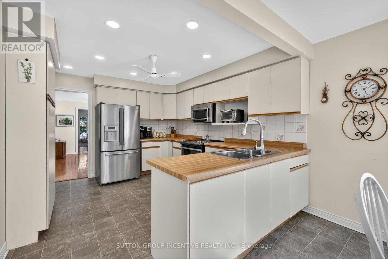 21 Hartford Trail, Brampton, Ontario  L6W 4K2 - Photo 20 - W12458106