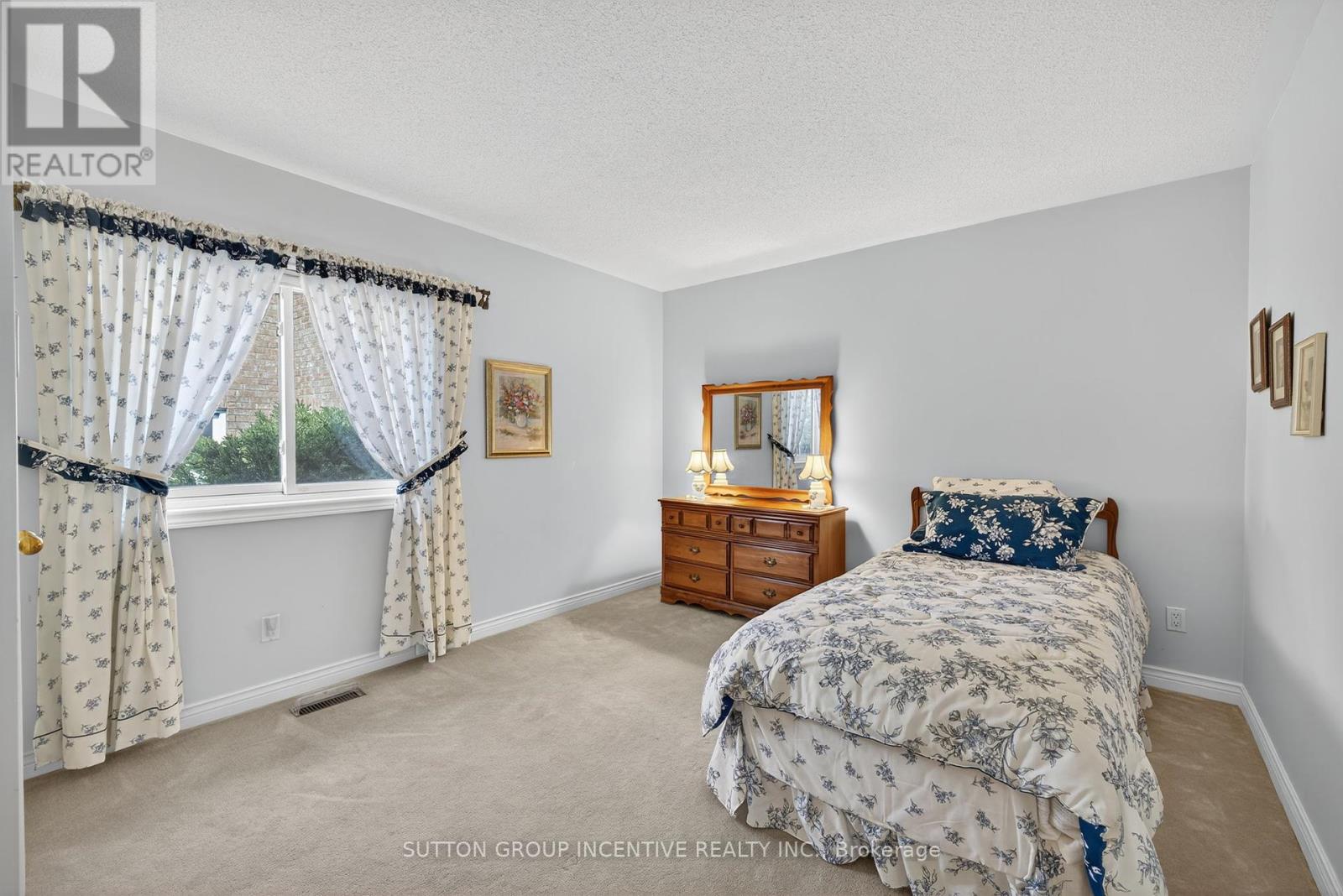 21 Hartford Trail, Brampton, Ontario  L6W 4K2 - Photo 23 - W12458106