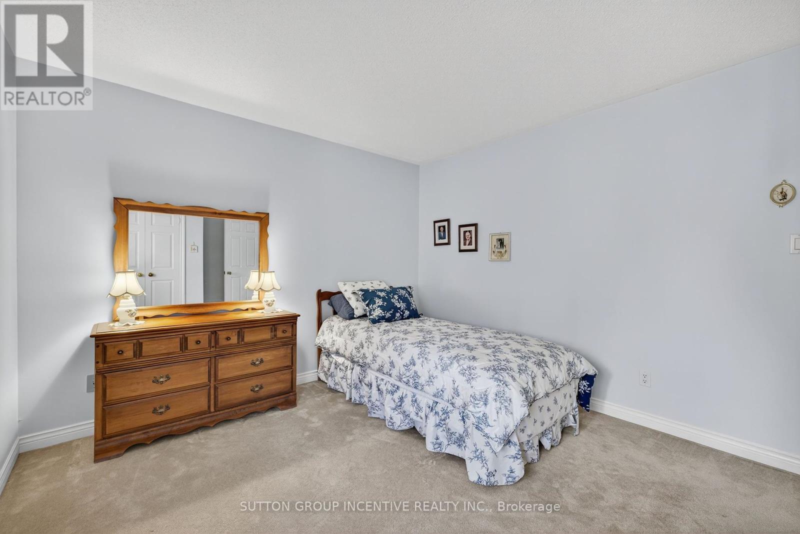 21 Hartford Trail, Brampton, Ontario  L6W 4K2 - Photo 24 - W12458106