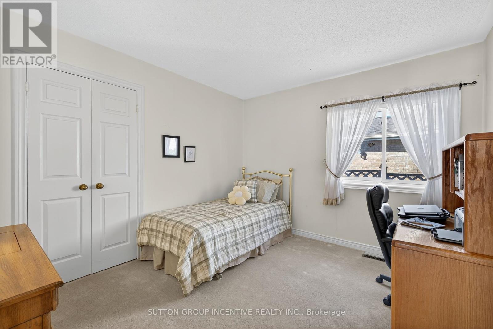 21 Hartford Trail, Brampton, Ontario  L6W 4K2 - Photo 26 - W12458106