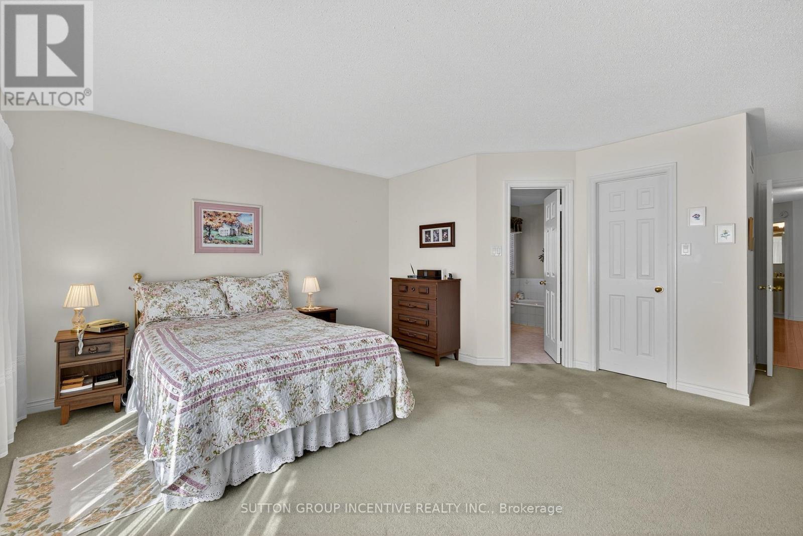 21 Hartford Trail, Brampton, Ontario  L6W 4K2 - Photo 28 - W12458106
