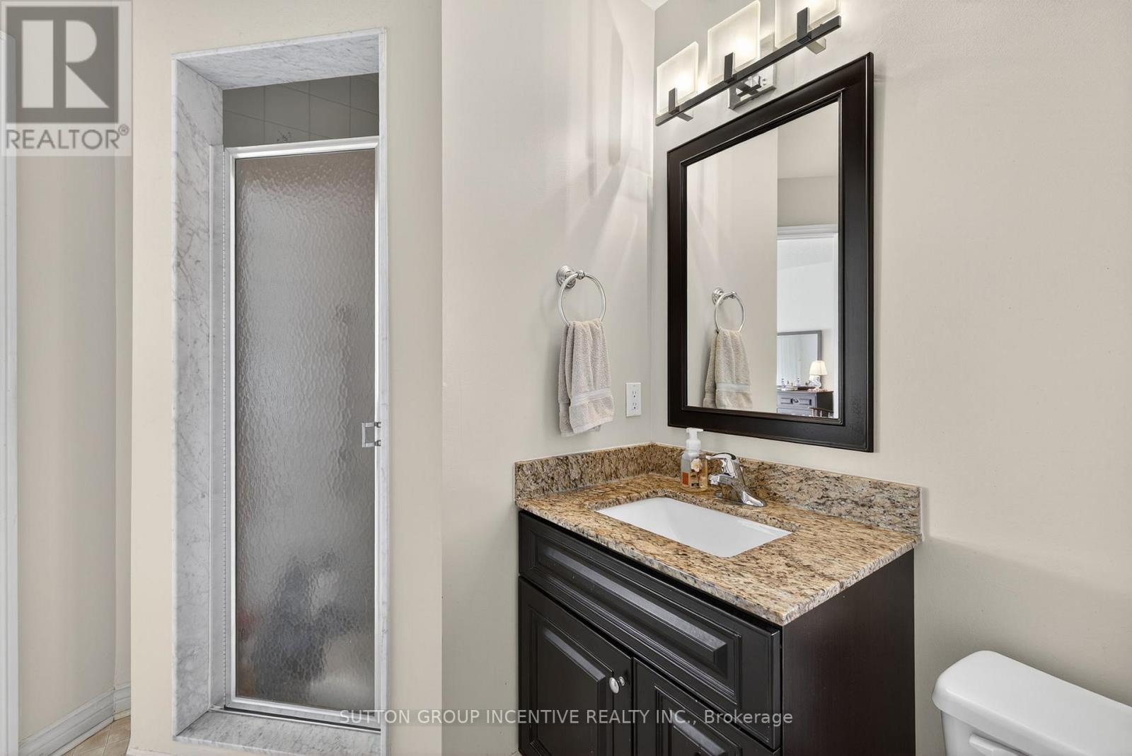 21 Hartford Trail, Brampton, Ontario  L6W 4K2 - Photo 32 - W12458106