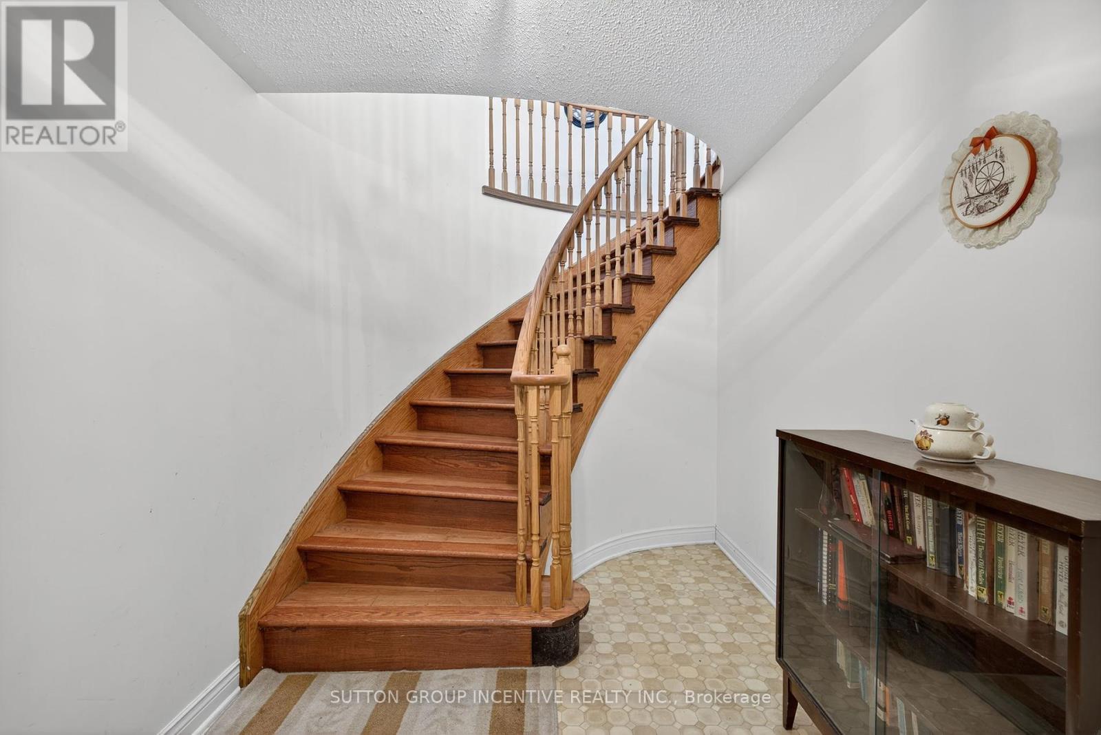 21 Hartford Trail, Brampton, Ontario  L6W 4K2 - Photo 34 - W12458106