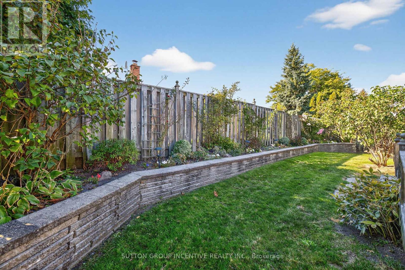 21 Hartford Trail, Brampton, Ontario  L6W 4K2 - Photo 41 - W12458106