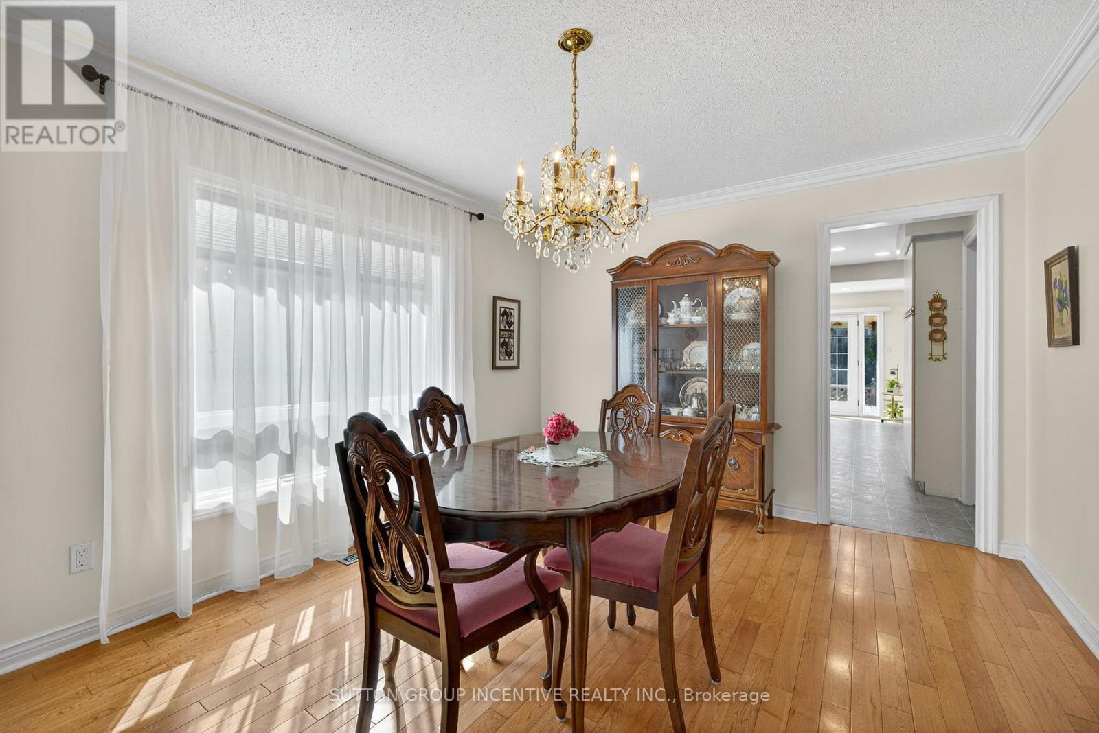 21 Hartford Trail, Brampton, Ontario  L6W 4K2 - Photo 9 - W12458106
