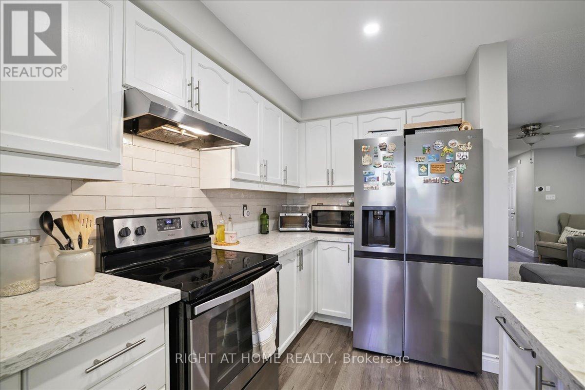 555 Taylor Crescent, Burlington, Ontario  L7L 6J7 - Photo 17 - W12458116