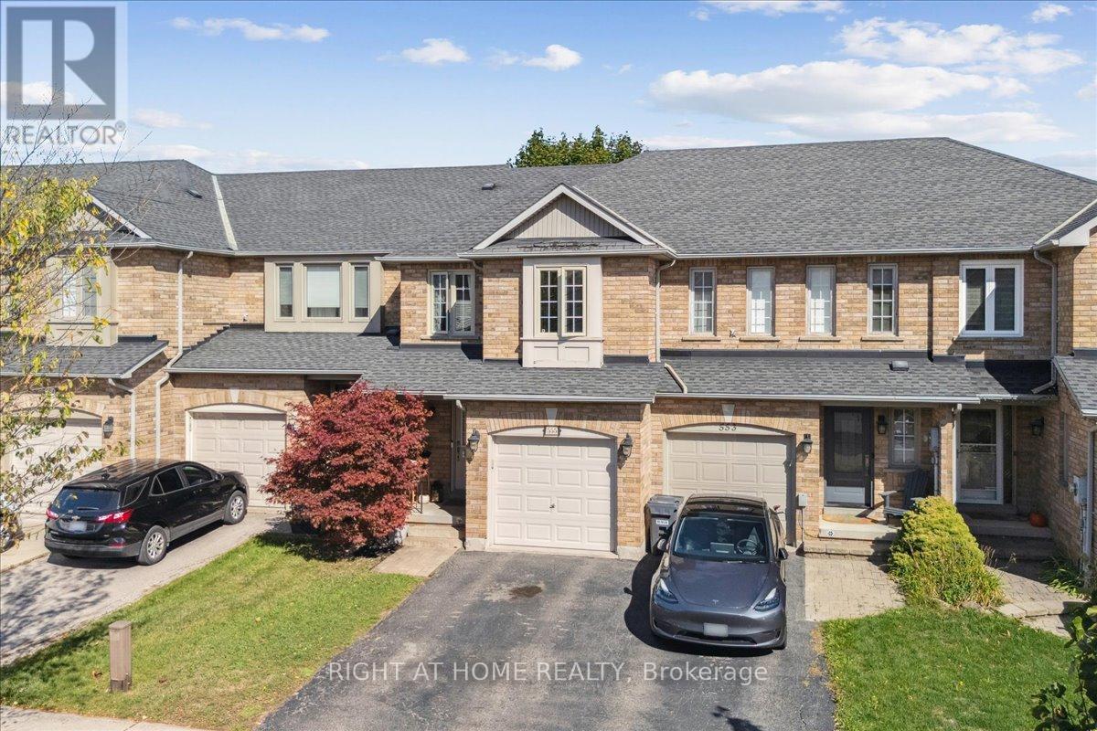 555 Taylor Crescent, Burlington, Ontario  L7L 6J7 - Photo 2 - W12458116