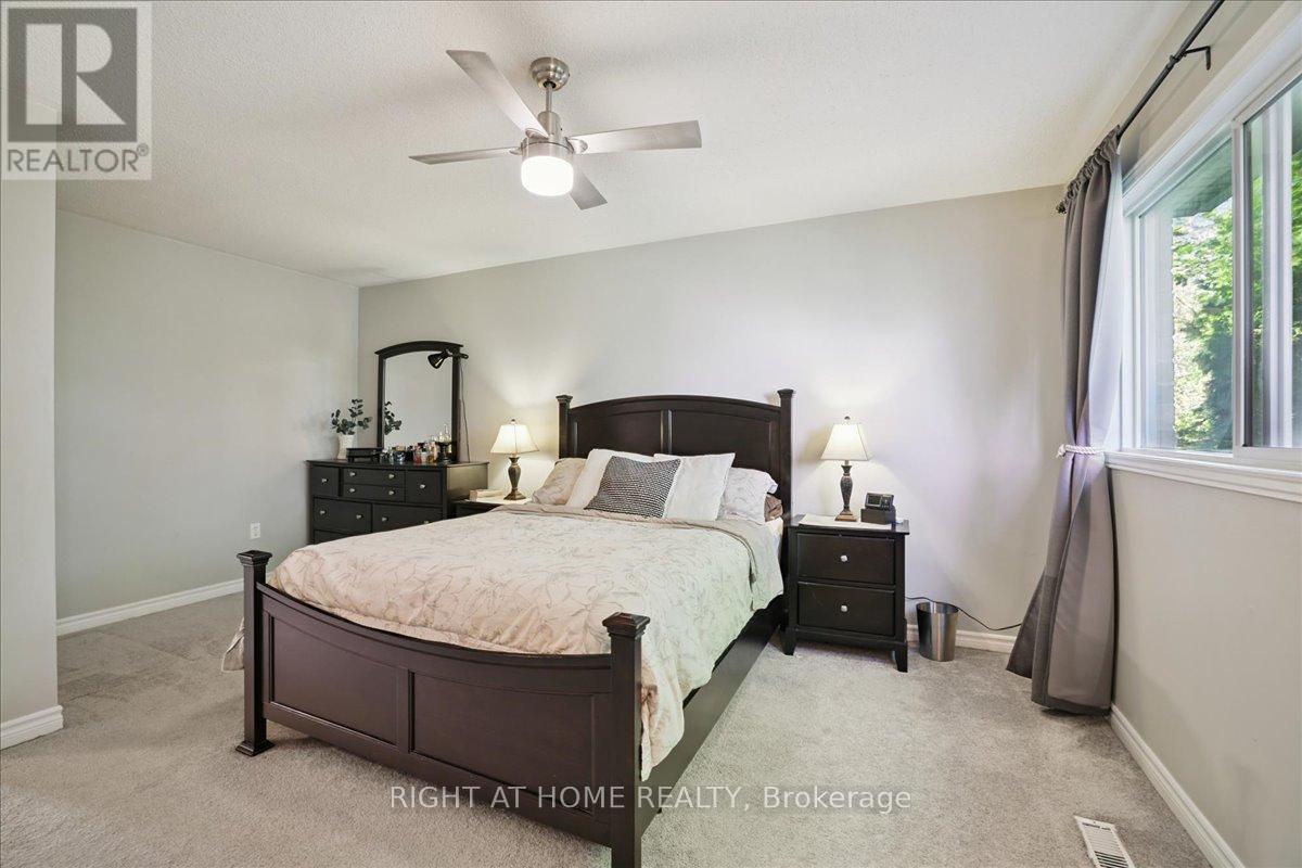 555 Taylor Crescent, Burlington, Ontario  L7L 6J7 - Photo 21 - W12458116
