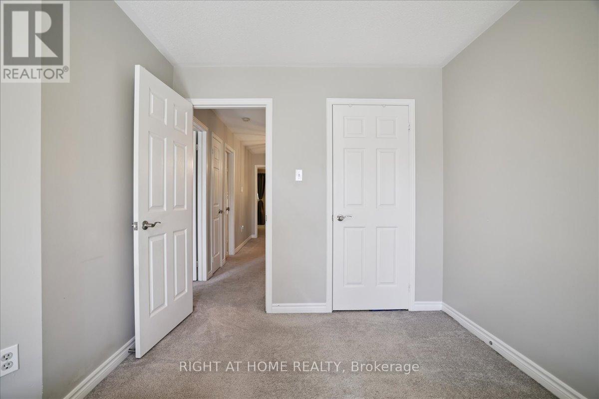 555 Taylor Crescent, Burlington, Ontario  L7L 6J7 - Photo 24 - W12458116