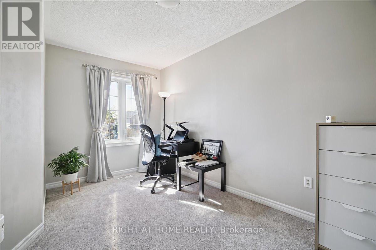 555 Taylor Crescent, Burlington, Ontario  L7L 6J7 - Photo 25 - W12458116