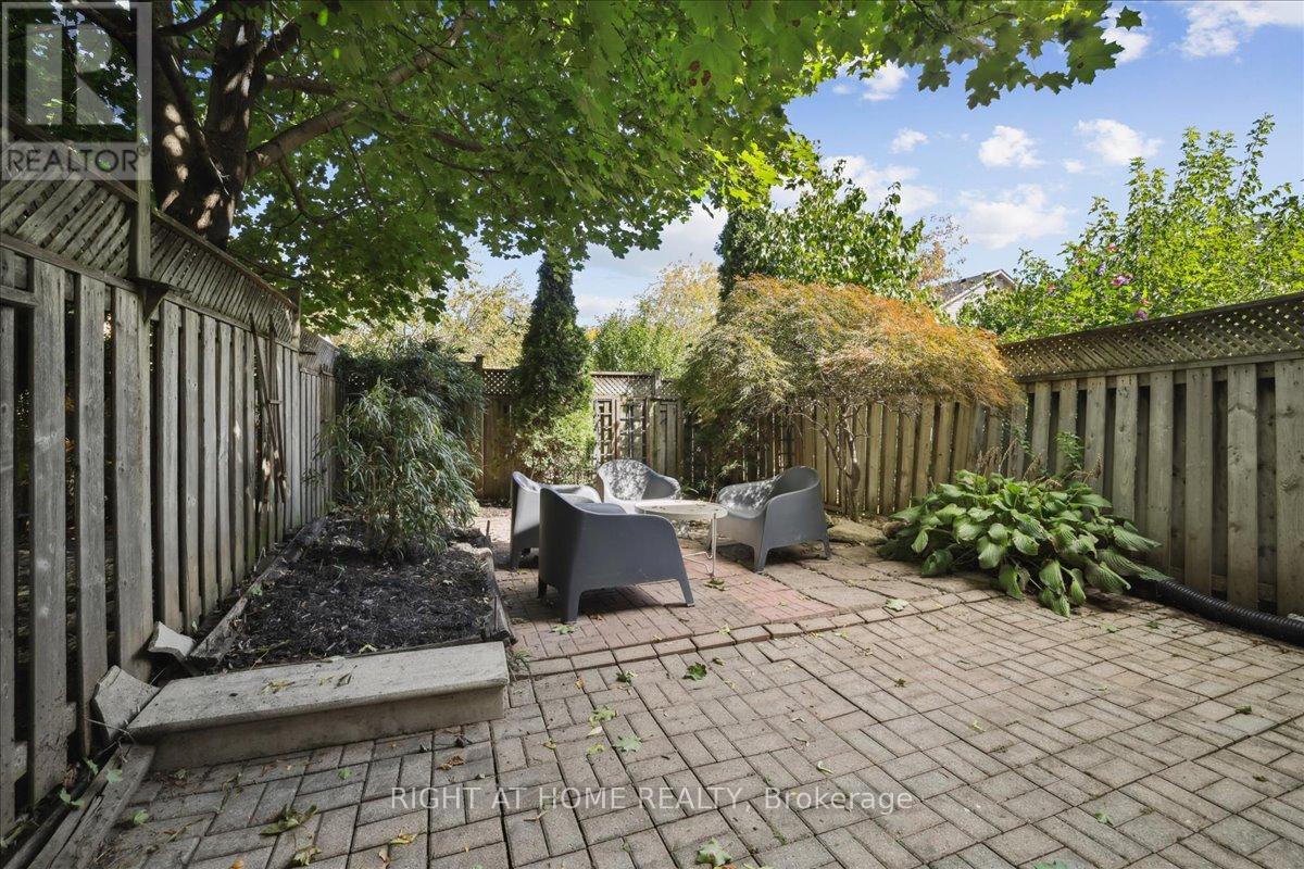 555 Taylor Crescent, Burlington, Ontario  L7L 6J7 - Photo 31 - W12458116