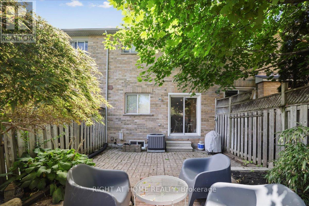 555 Taylor Crescent, Burlington, Ontario  L7L 6J7 - Photo 33 - W12458116