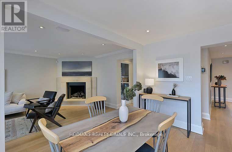 1726 Sherwood Forrest Circle, Mississauga, Ontario  L5K 2H6 - Photo 11 - W12458121