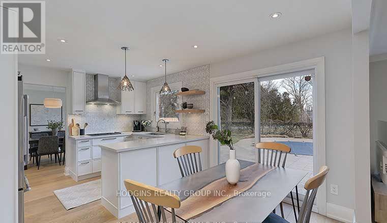 1726 Sherwood Forrest Circle, Mississauga, Ontario  L5K 2H6 - Photo 6 - W12458121