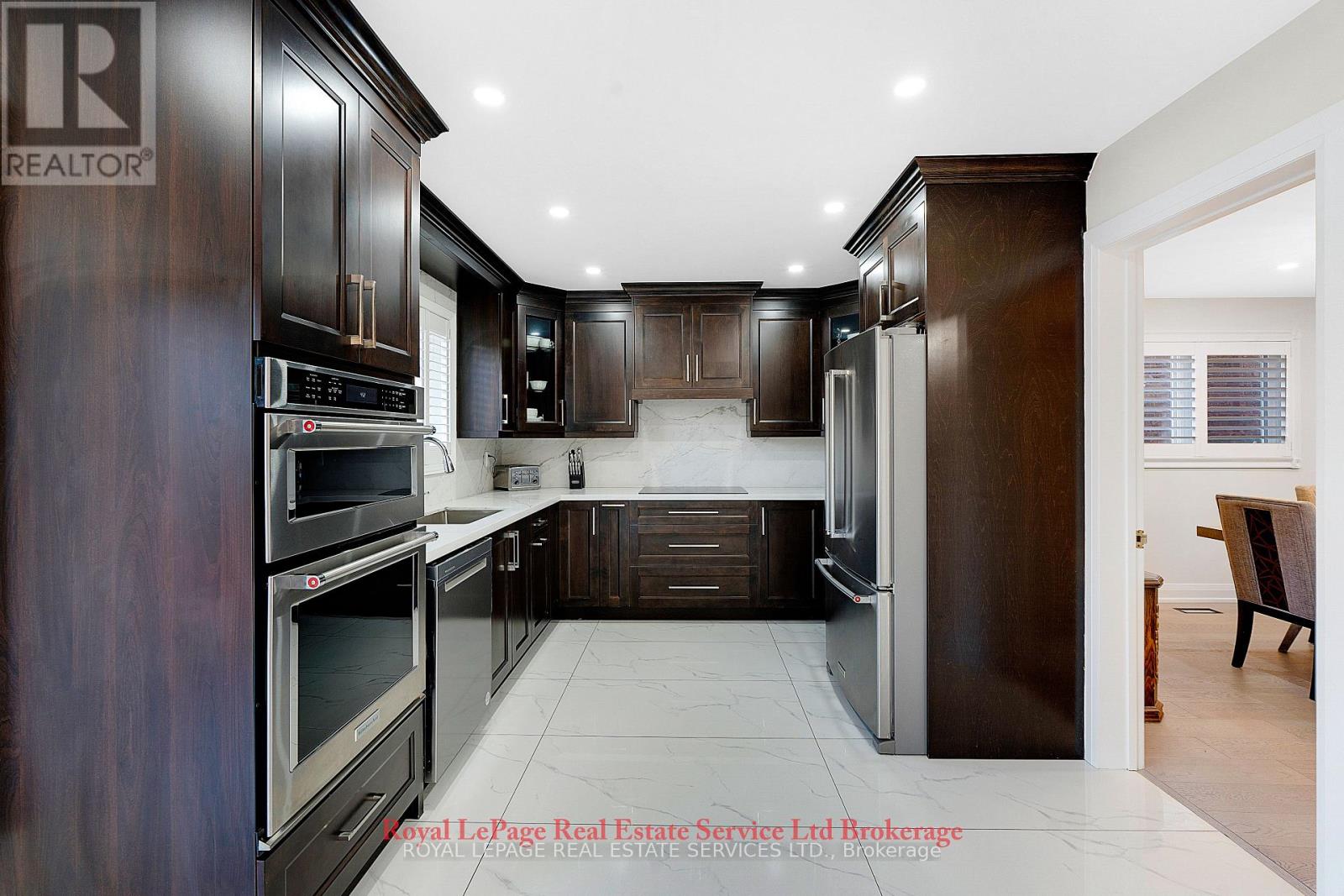 2088 Kempton Park Drive, Mississauga, Ontario  L5M 2Y9 - Photo 13 - W12458128