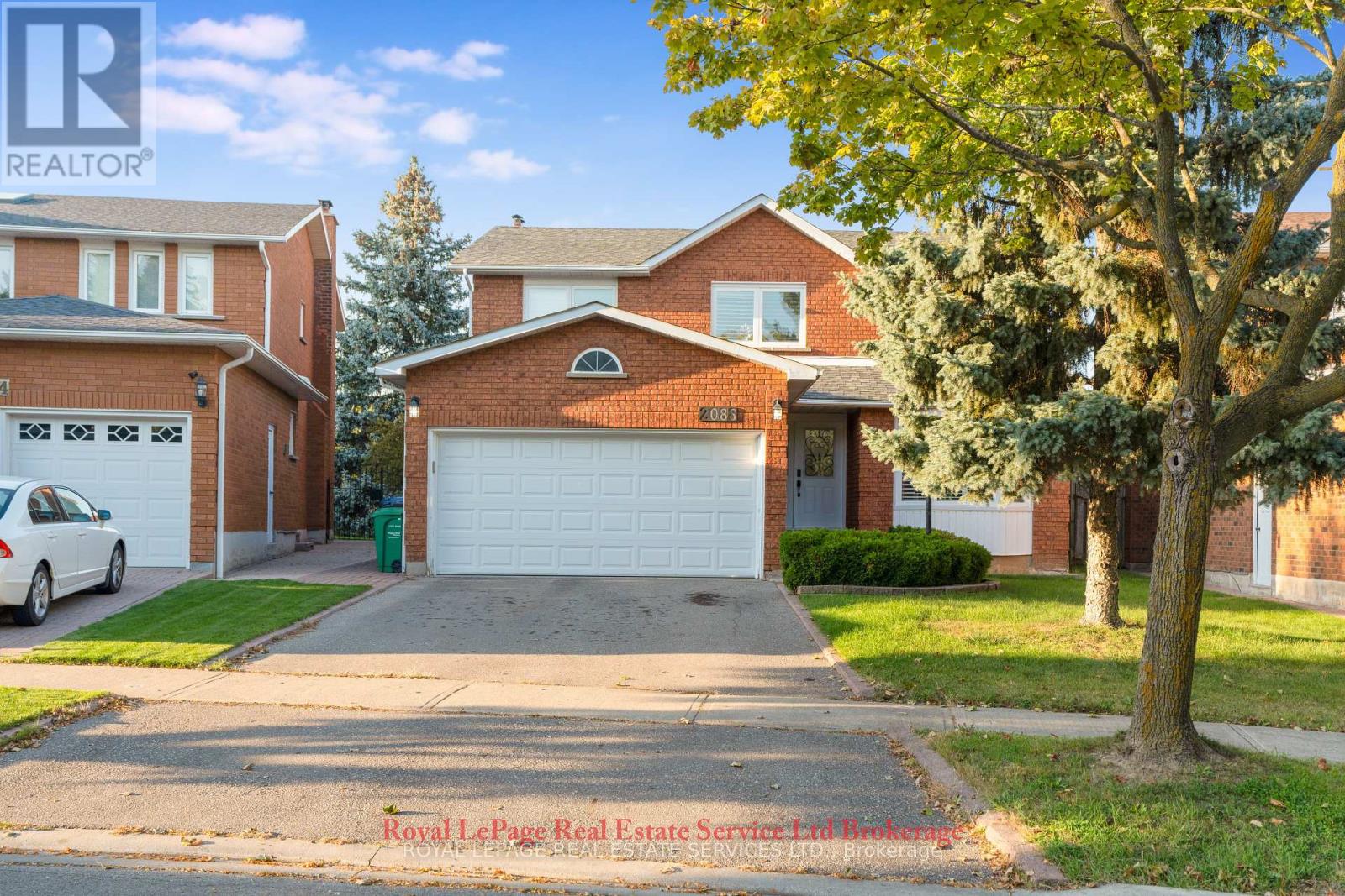 2088 Kempton Park Drive, Mississauga, Ontario  L5M 2Y9 - Photo 2 - W12458128