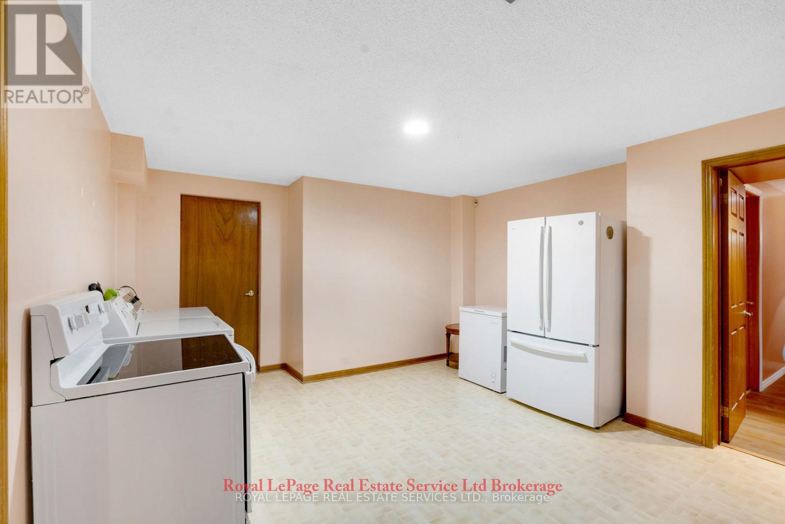 2088 Kempton Park Drive, Mississauga, Ontario  L5M 2Y9 - Photo 25 - W12458128