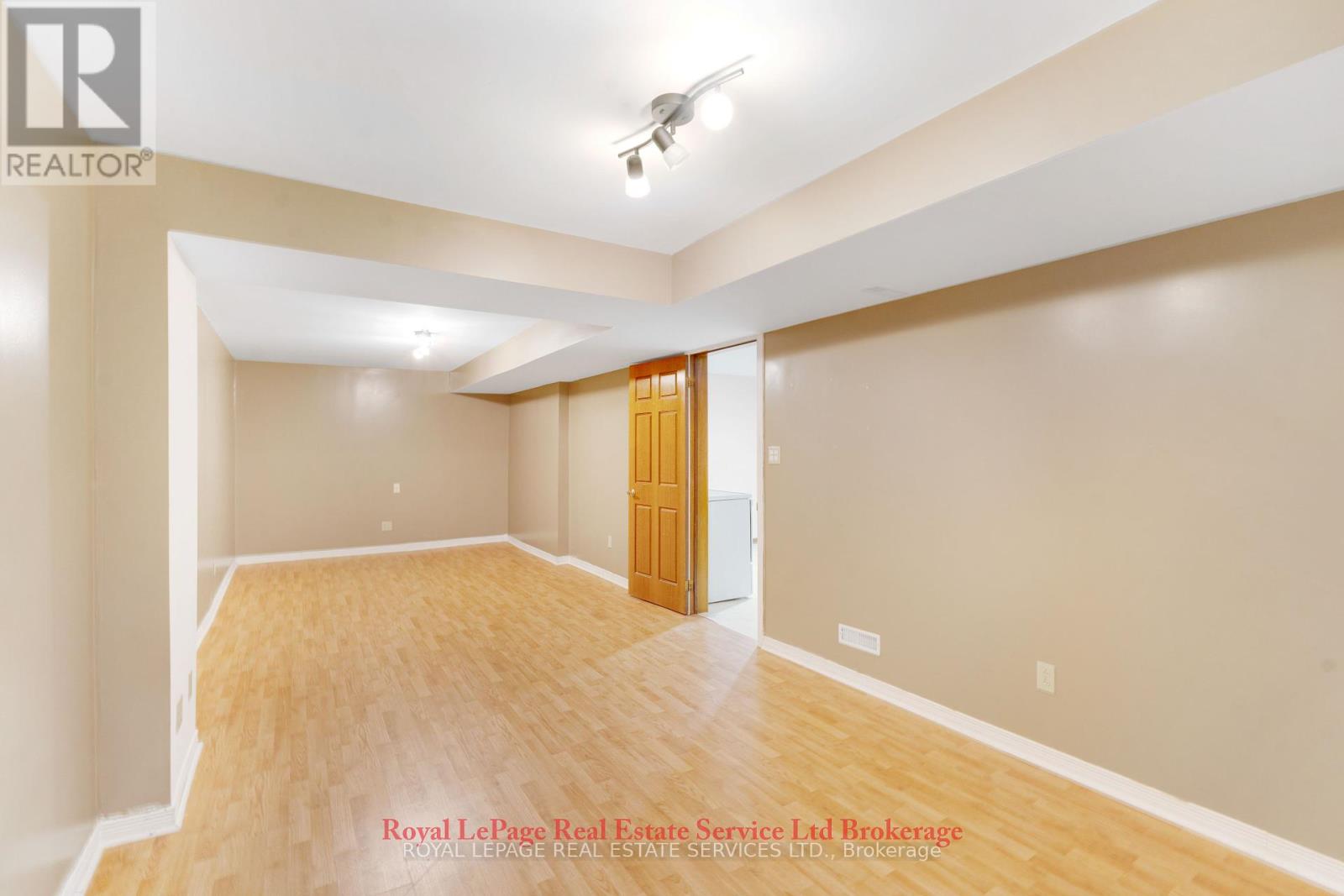 2088 Kempton Park Drive, Mississauga, Ontario  L5M 2Y9 - Photo 29 - W12458128