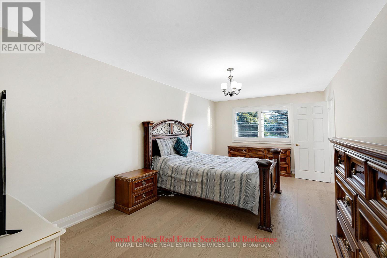 2088 Kempton Park Drive, Mississauga, Ontario  L5M 2Y9 - Photo 35 - W12458128