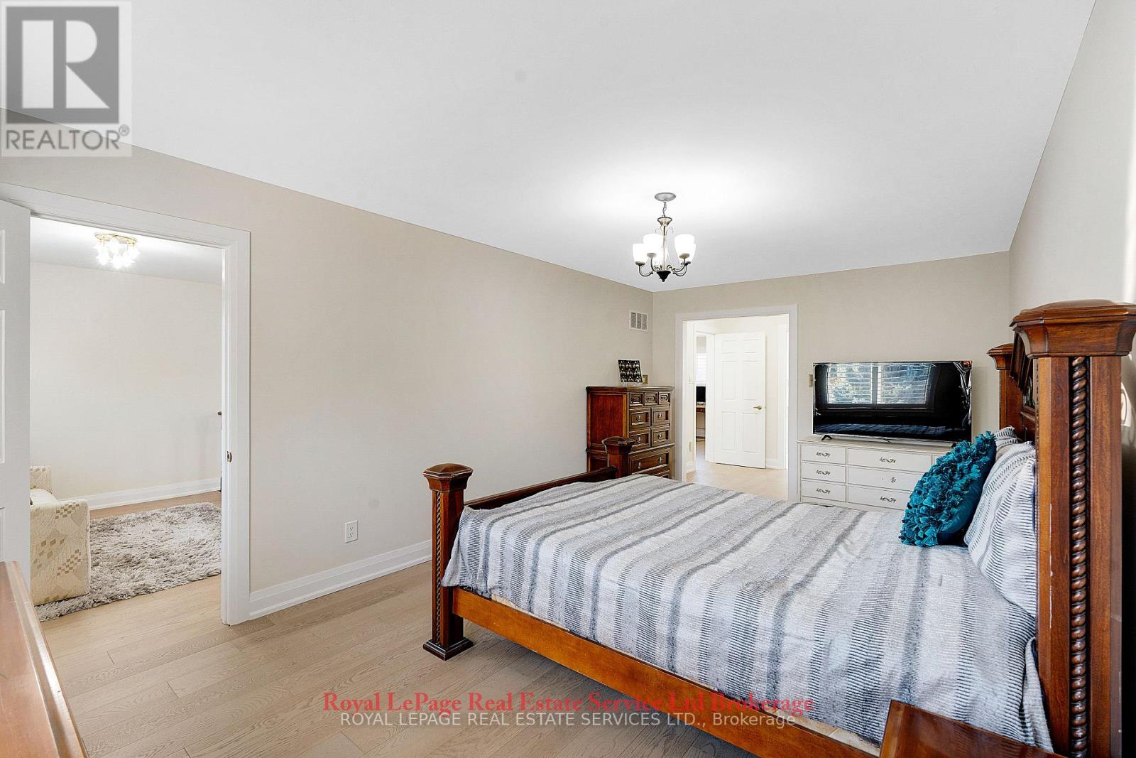 2088 Kempton Park Drive, Mississauga, Ontario  L5M 2Y9 - Photo 36 - W12458128