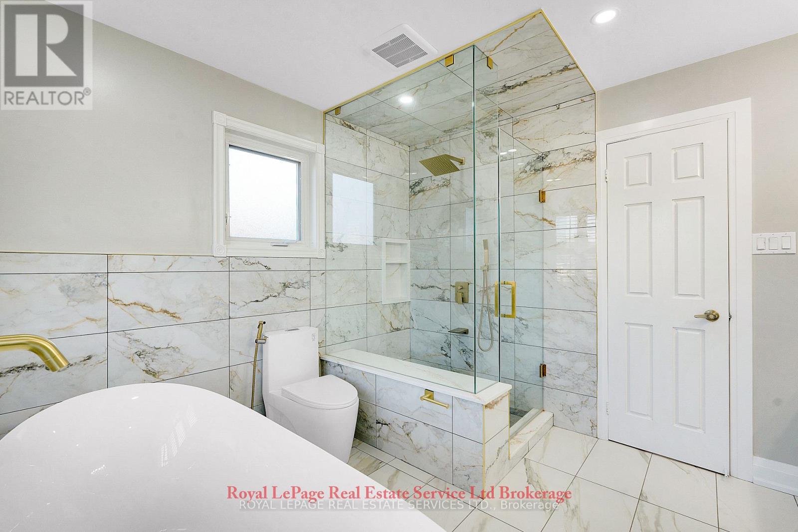 2088 Kempton Park Drive, Mississauga, Ontario  L5M 2Y9 - Photo 38 - W12458128