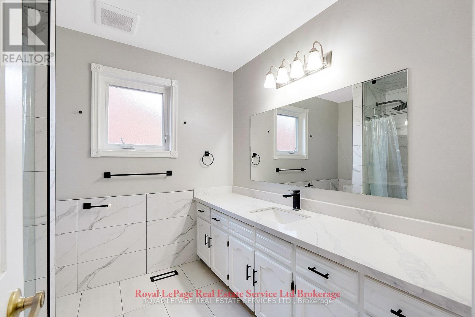 2088 Kempton Park Drive, Mississauga, Ontario  L5M 2Y9 - Photo 46 - W12458128