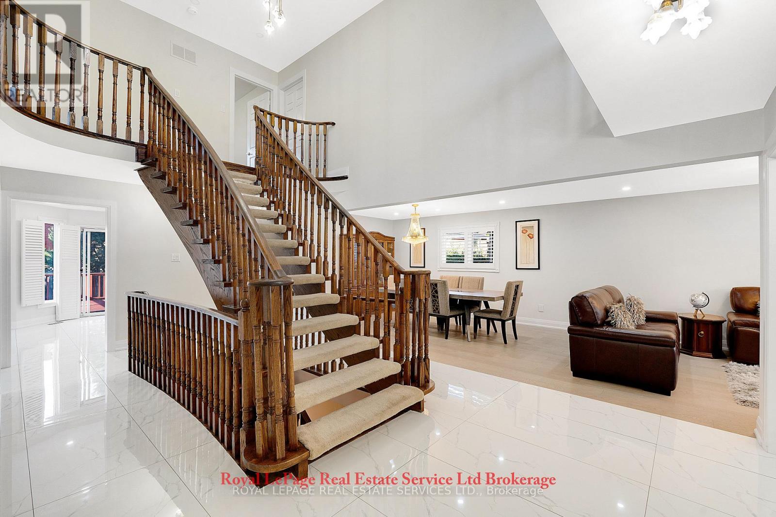 2088 Kempton Park Drive, Mississauga, Ontario  L5M 2Y9 - Photo 8 - W12458128