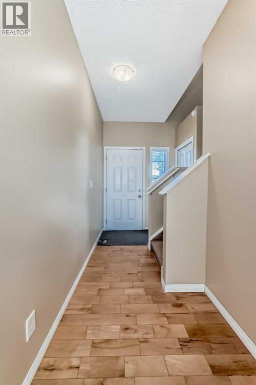 50 Everridge Gardens Sw, Calgary, Alberta  T2Y 0H1 - Photo 3 - A2263565