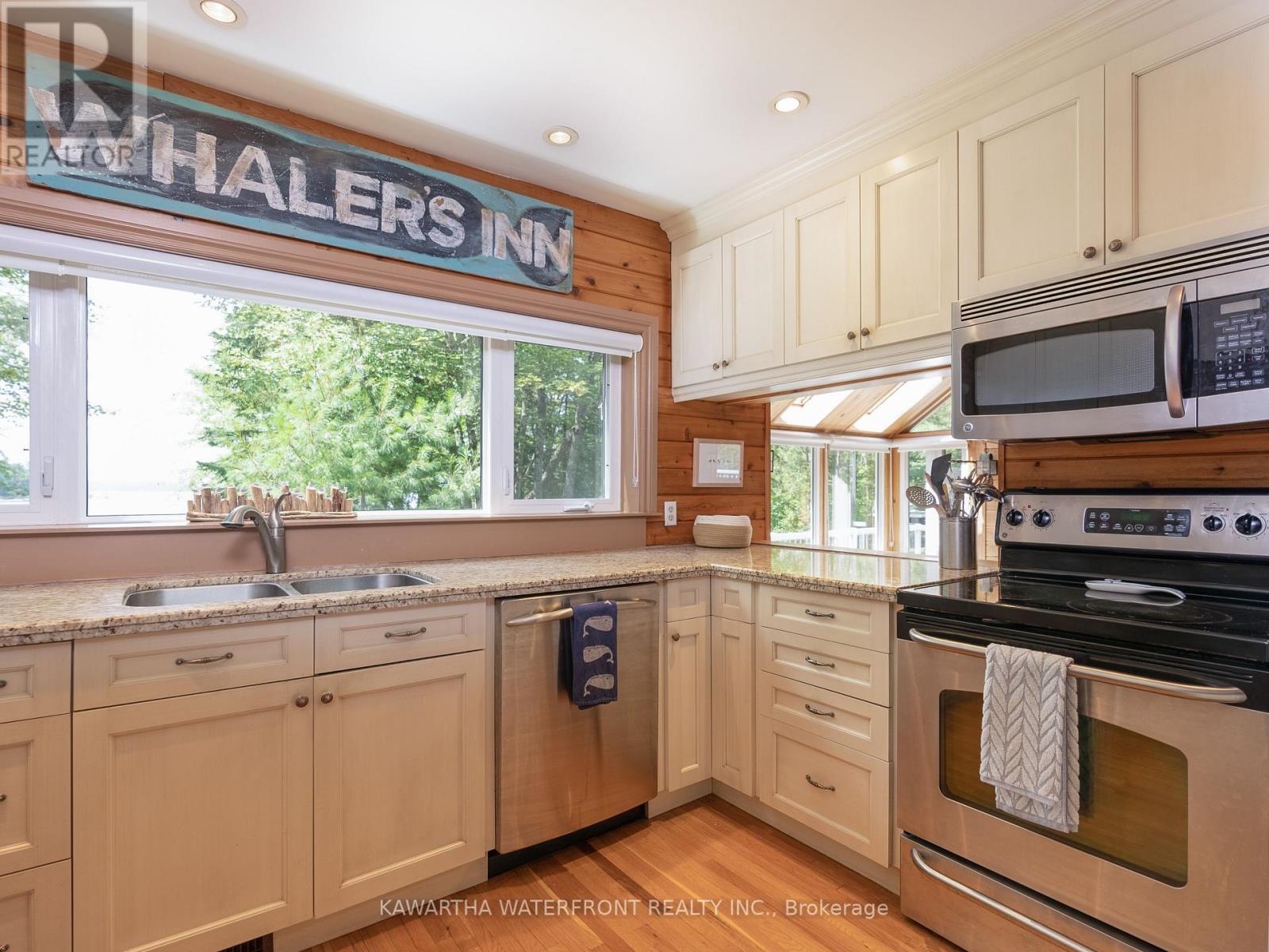 11 Woodworth Drive, Kawartha Lakes, Ontario  K0M 1A0 - Photo 12 - X12458157