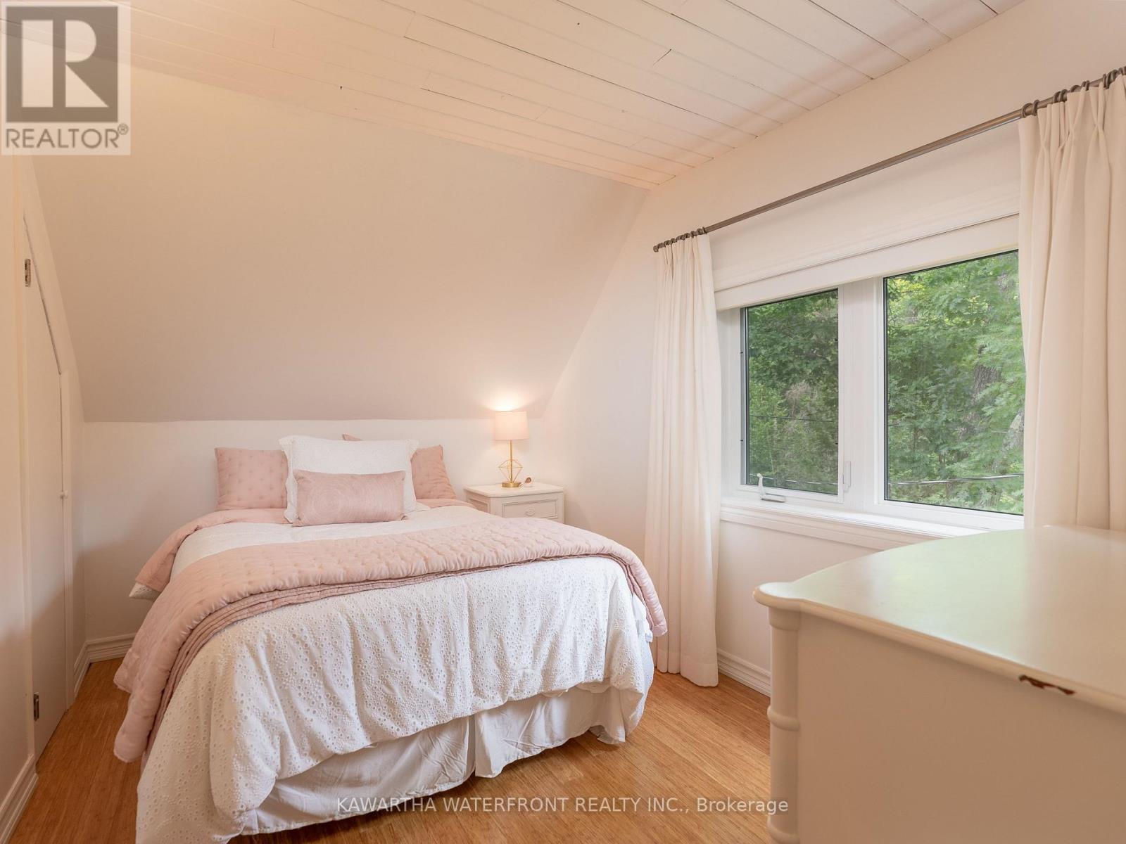 11 Woodworth Drive, Kawartha Lakes, Ontario  K0M 1A0 - Photo 22 - X12458157