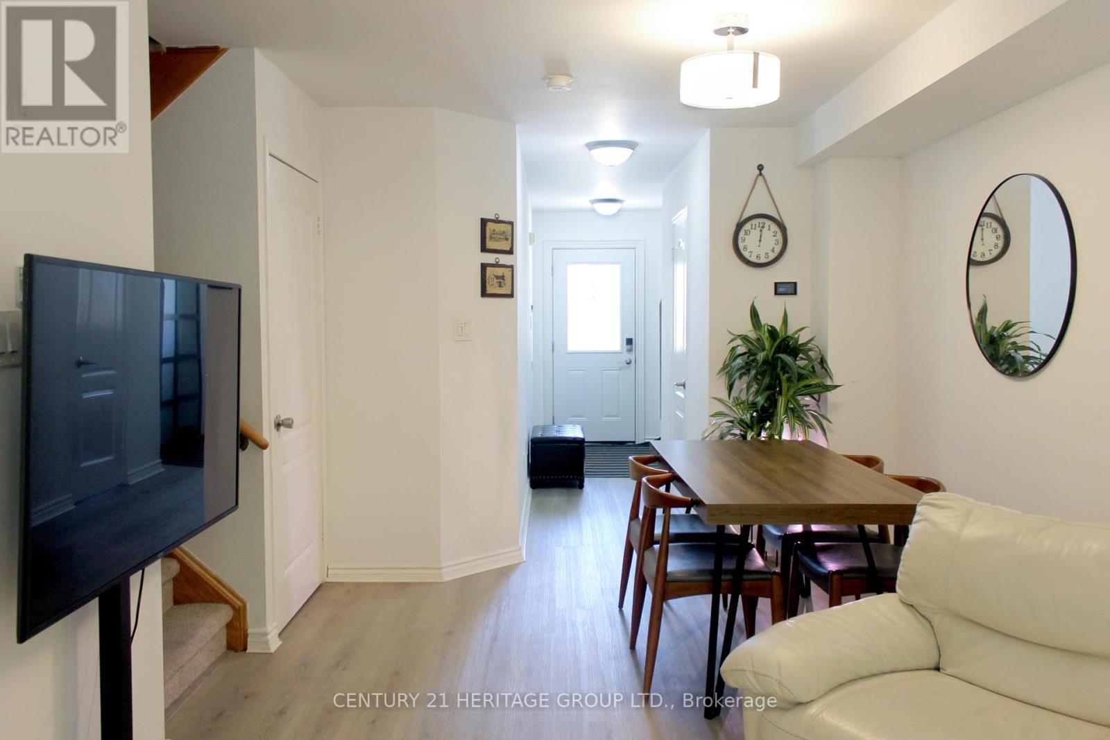 250 Ferndale Drive S, Barrie, Ontario  L4N 8J9 - Photo 7 - S12451317