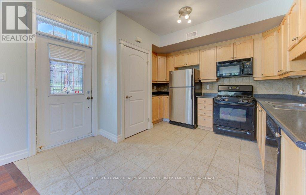 555 King Street E, Kitchener, Ontario  N2G 2L9 - Photo 3 - X12458104