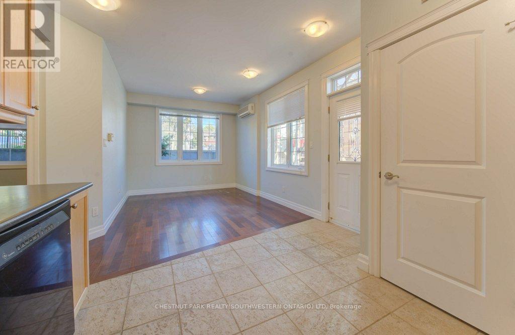 555 King Street E, Kitchener, Ontario  N2G 2L9 - Photo 4 - X12458104