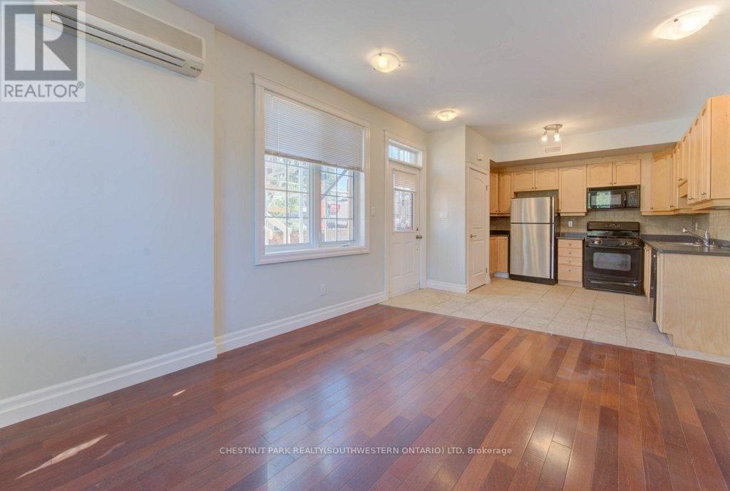 555 King Street E, Kitchener, Ontario  N2G 2L9 - Photo 7 - X12458104